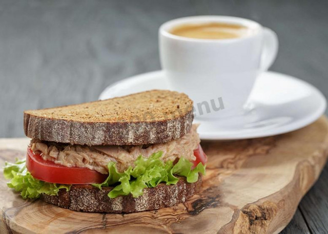 Canned tuna sandwich, tomato and lettuce