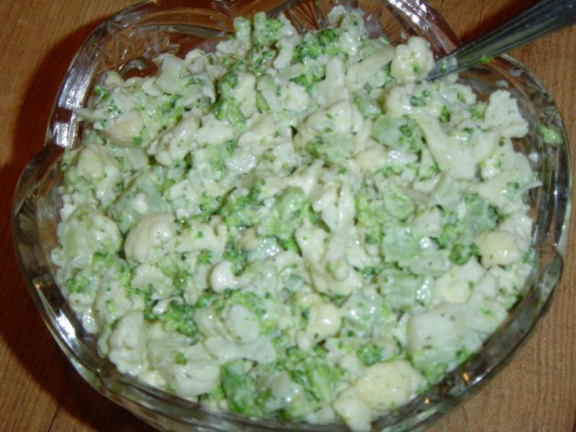 Broccoli and cauliflower salad