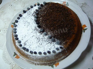 Chocolate cake without eggs is very simple