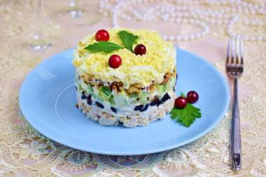 Tenderness salad with chicken prunes and walnuts