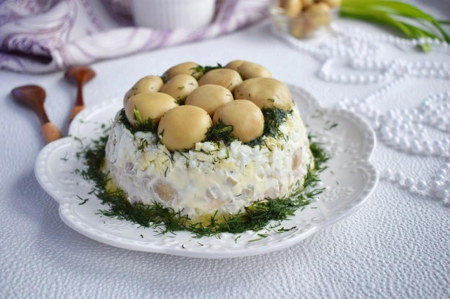 Mushroom Basket Salad