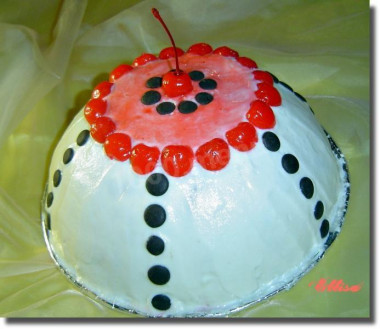 Pancho Cake with cherries