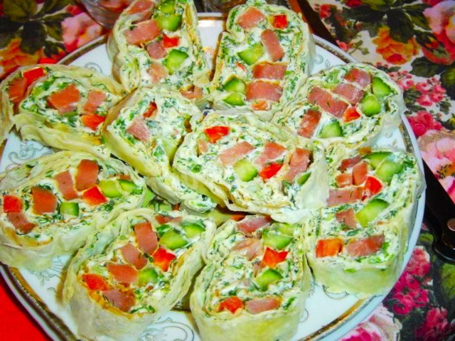 Pita bread roll with pink salmon