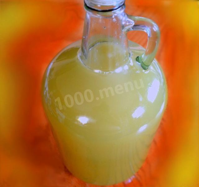 Homemade melon wine