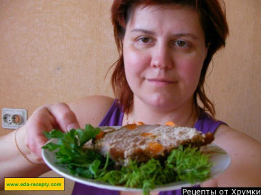 Pork fillet stuffed with garlic and baked in foil