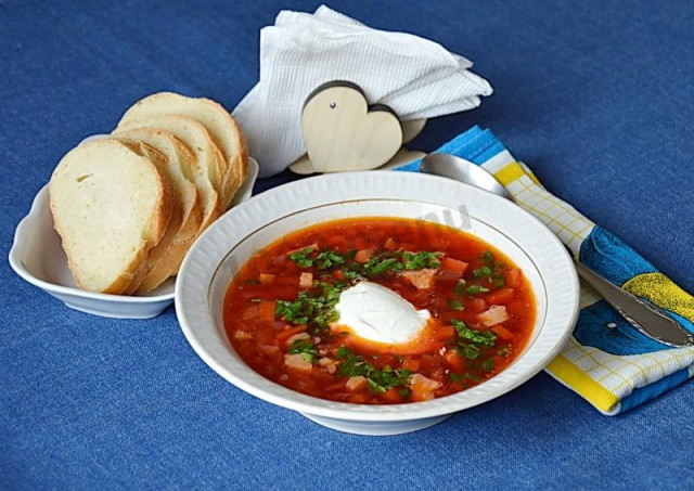 Moscow borscht with beetroot