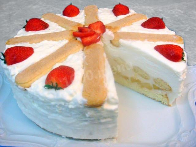 Apple sponge cake with cream and sour cream