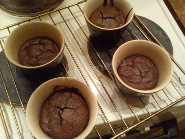 Chocolate souffle with vanilla flavor