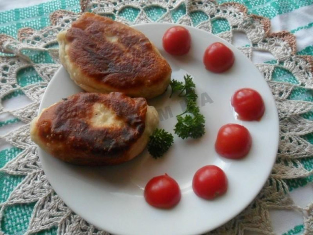 Fried pies with rice, egg and green onion