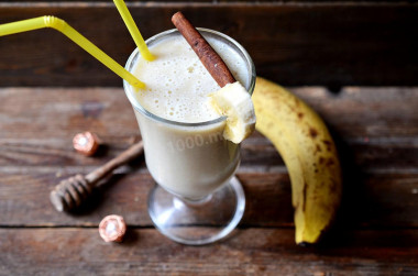 Banana milkshake