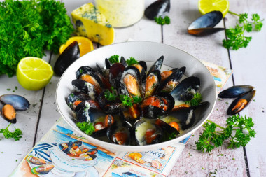 Mussels in door blue sauce