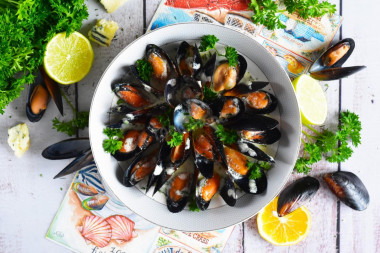 Mussels in door blue sauce