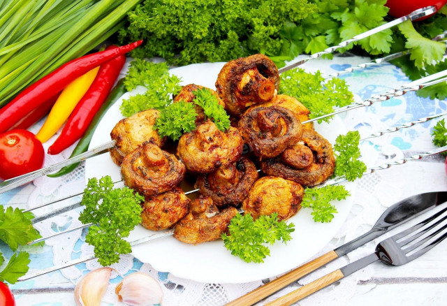 Fried mushrooms on a campfire