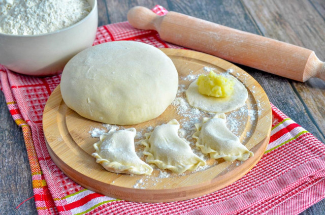 Lean dough for dumplings