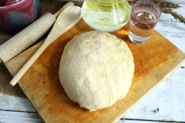 The dough for chebureks with bubbles is crispy