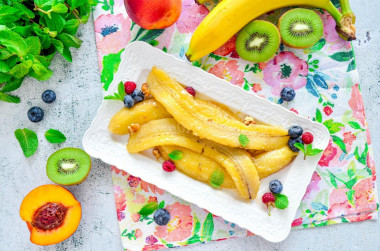 Fried bananas in a frying pan