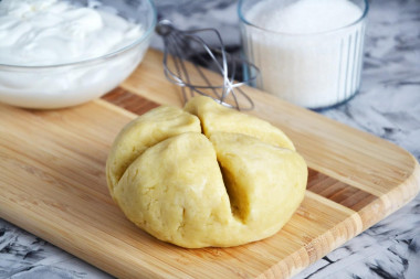 Sour cream pie dough without eggs