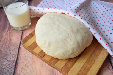 Quick yeast dough with milk