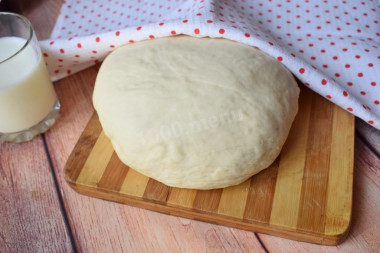 Quick yeast dough with milk