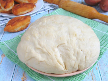 Dough on potato broth for pies