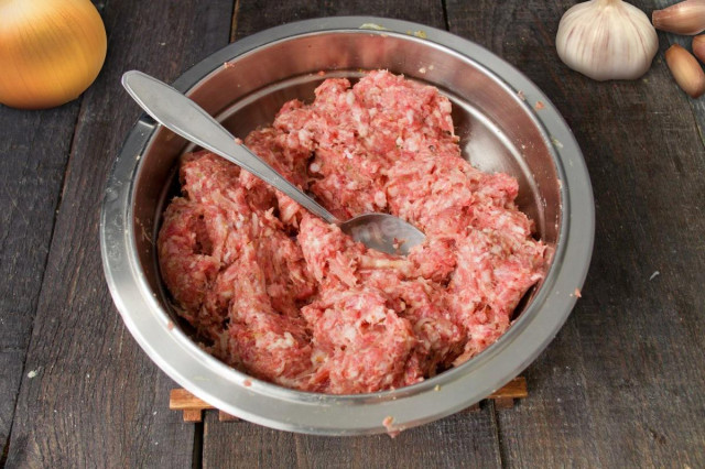 Minced meat for beef and pork dumplings