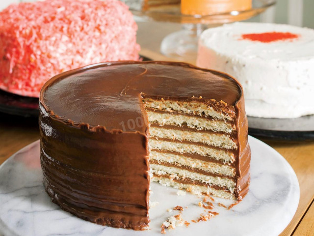 Cake made from ready-made shortbread cakes