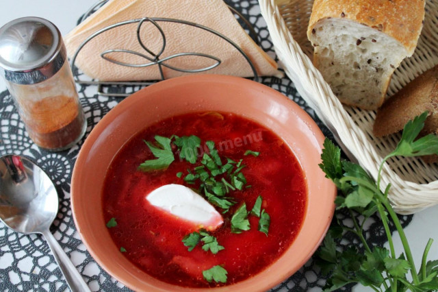 Borscht with sauerkraut and beetroot