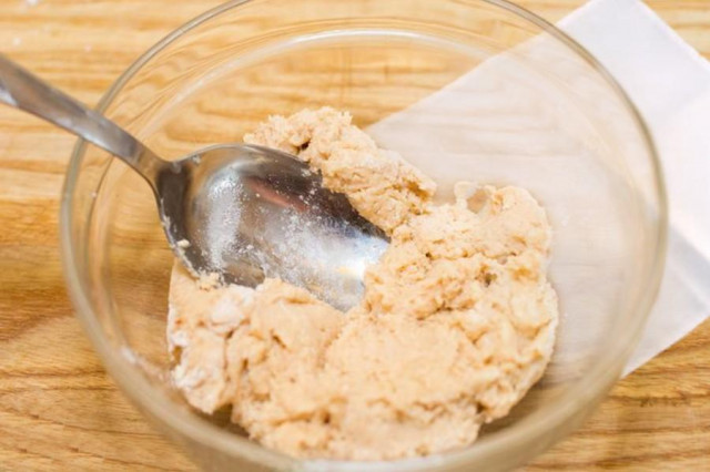 Fast dough for lean baking without eggs and milk