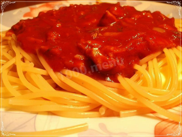 Spaghetti with minced meat sauce