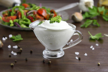 Mayonnaise sauce with garlic