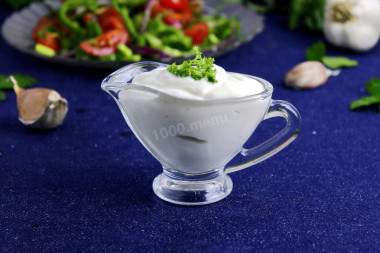 Mayonnaise sauce with garlic