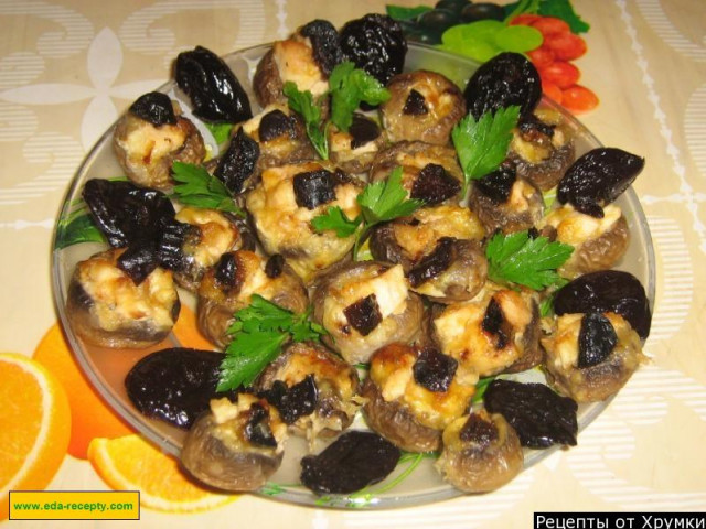 Mushrooms with prunes