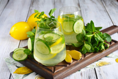 Slimming drink ginger cucumber lemon mint