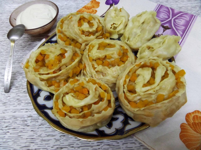 Pumpkin in steamed dough