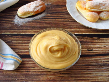 Custard dough for eclairs