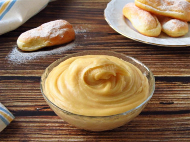 Custard dough for eclairs