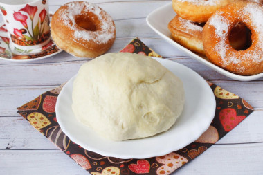 Dough for crumpets with yeast