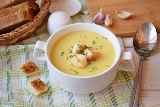 Soup of zucchini and potatoes