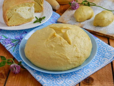 Unleavened dough for pies and pies in the oven on kefir