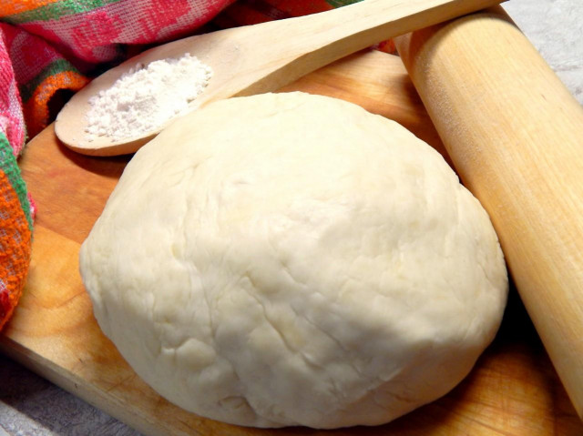 Dough for a chicken coop on sour cream