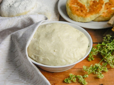 Quick fluffy dough on kefir without yeast