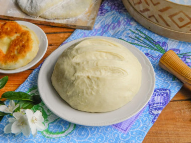 Quick fluffy dough on kefir without yeast