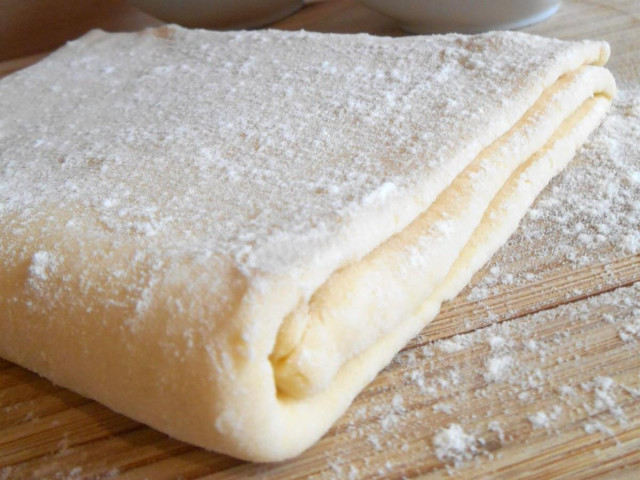 Puff pastry for khachapuri