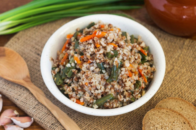 Buckwheat with string beans