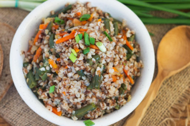 Buckwheat with string beans