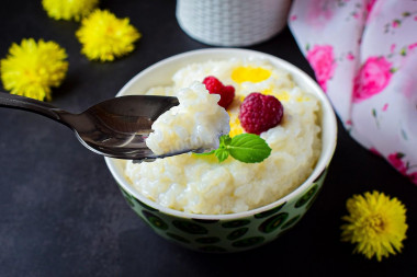 Rice porridge with water and milk