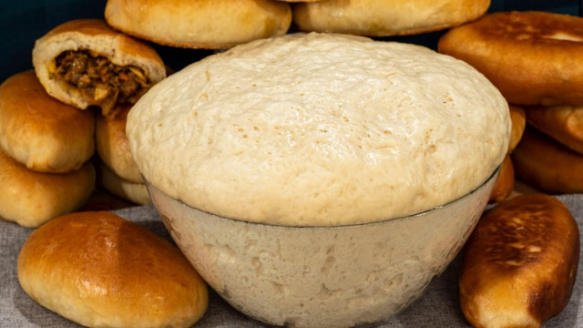 Yeast dough on water and baking powder for pies