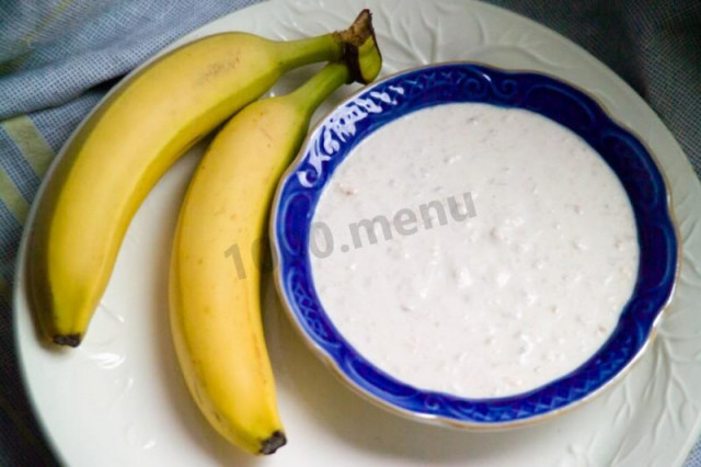 Sour cream banana cream with lemon juice