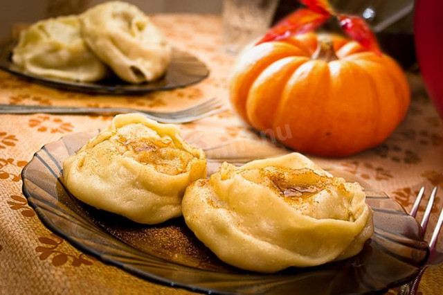 Manti with pumpkin in Uzbek style