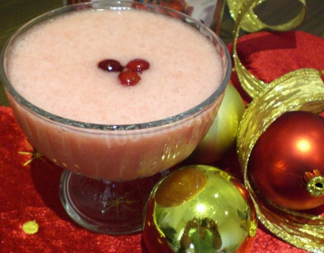 Cranberry mousse with semolina